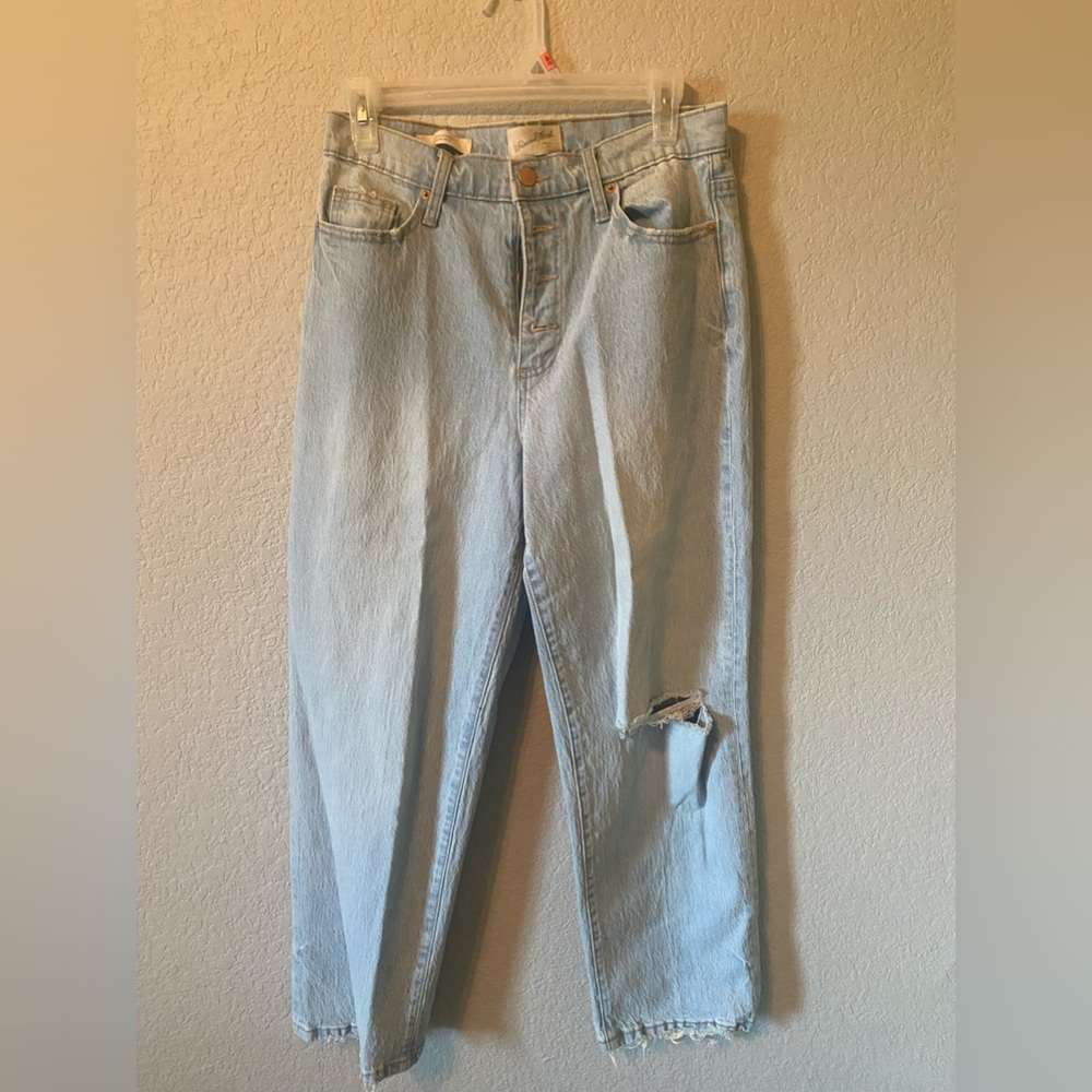 Universal Thread light wash vintage straight ripped jeans